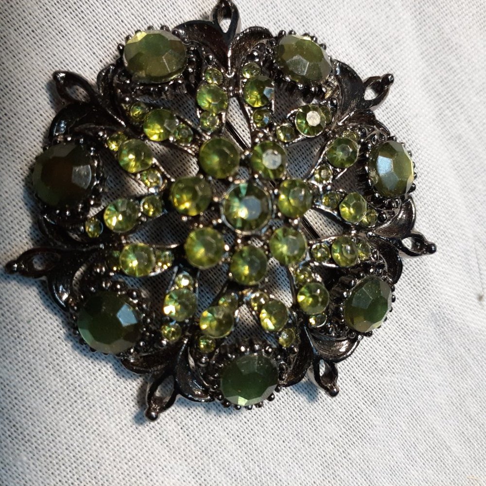 Brooch Set - Picture 2 of 5